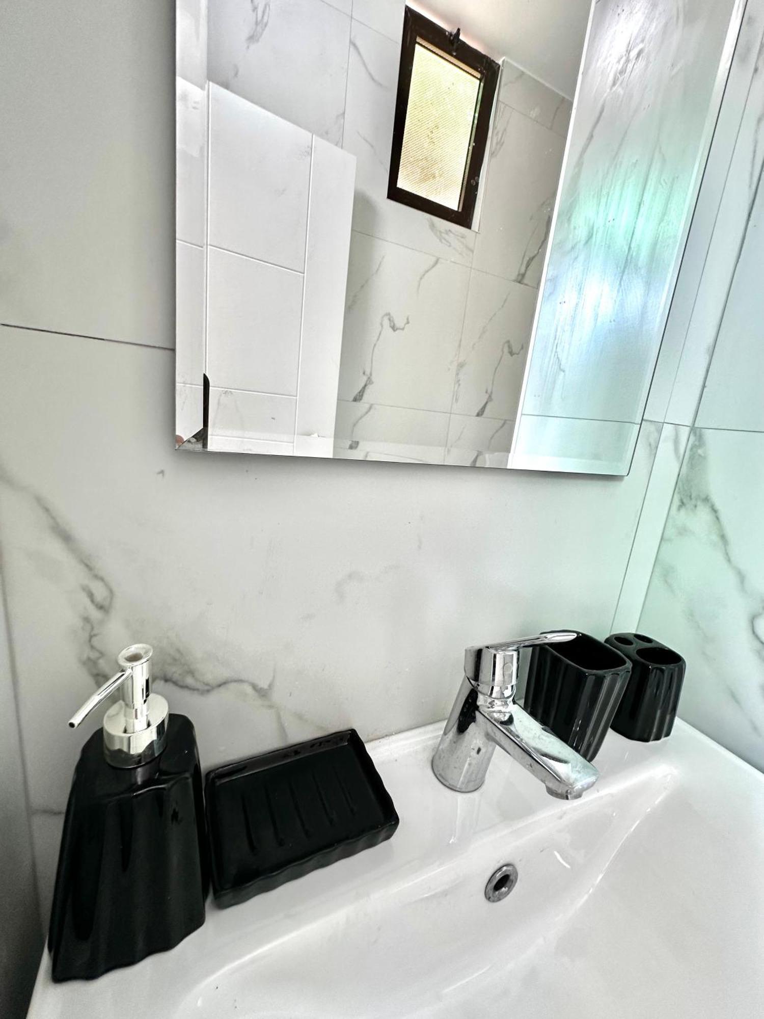 Tirana Apartment Center Jon ภายนอก รูปภาพ